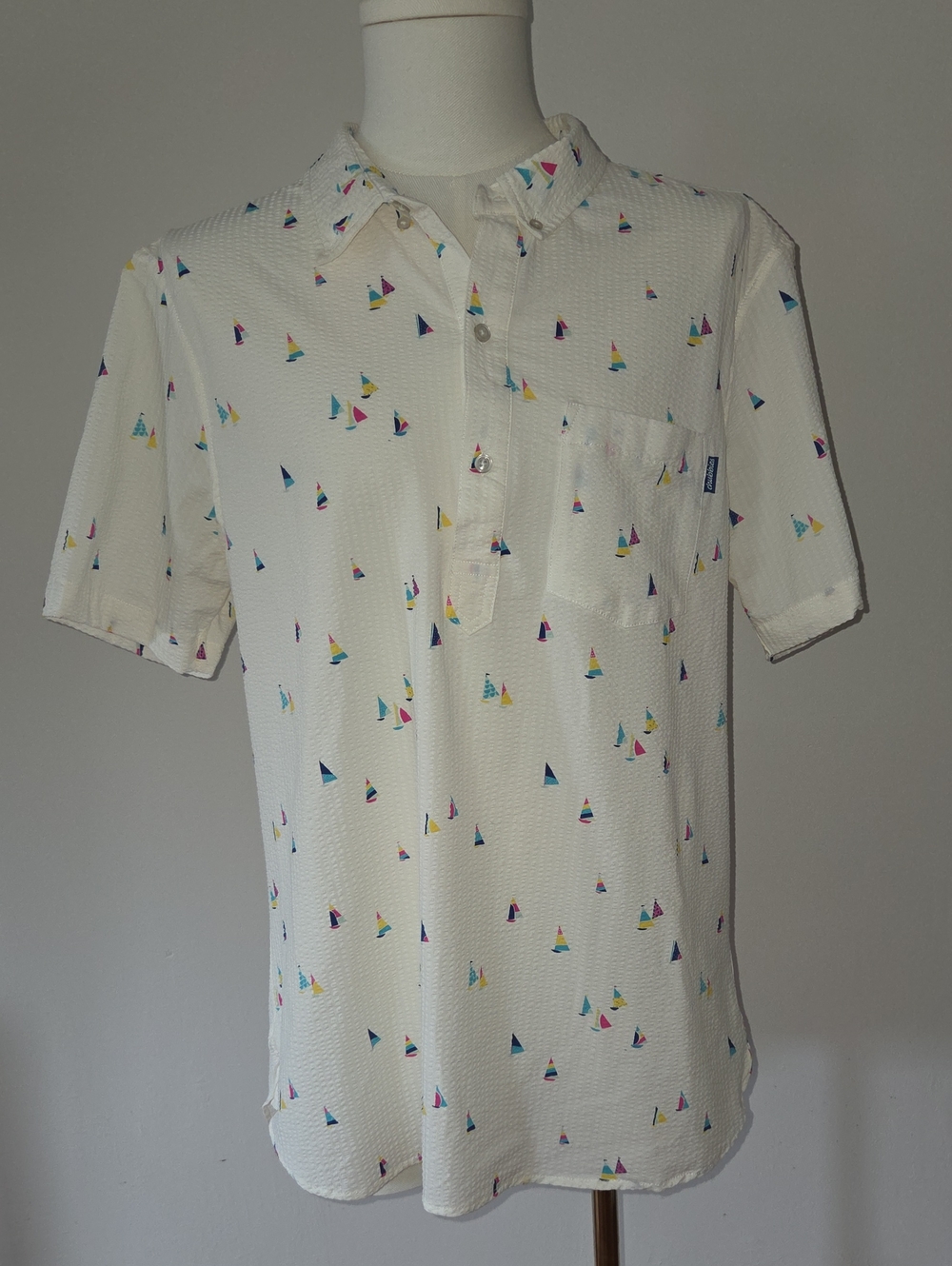 chubbies White Short-Sleeve Polo with Multicolor Sailboat Print